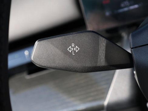 Used 2025 BMW 530i xDrive 530i xDrive image 40