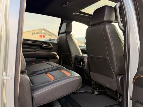 Used 2024 GMC Sierra 2500 AT4 w/ AT4 Premium Plus Package image 32