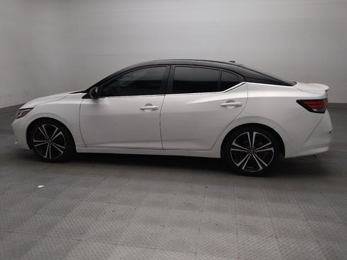 Used 2022 Nissan Sentra SR w/ SR Premium Package FWD image 3