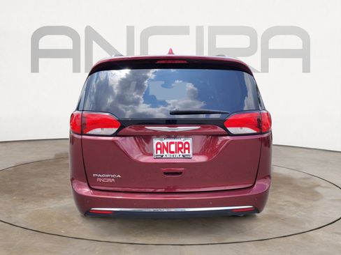 Used 2017 Chrysler Pacifica Touring-L Plus w/ Advanced Safetytec Group FWD image 12