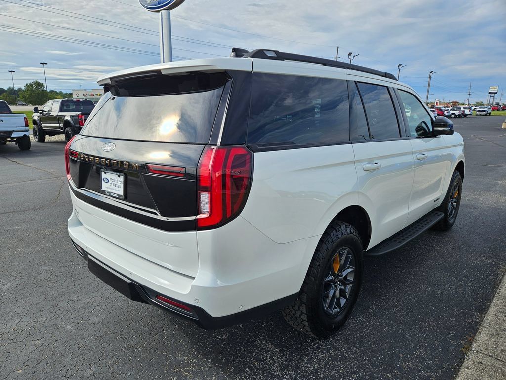 Used 2025 Ford Expedition Tremor AWD/4WD image 6