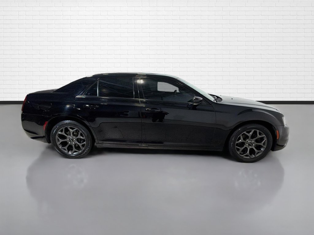 Used 2018 Chrysler 300 S w/ 300S Premium Group AWD/4WD image 10