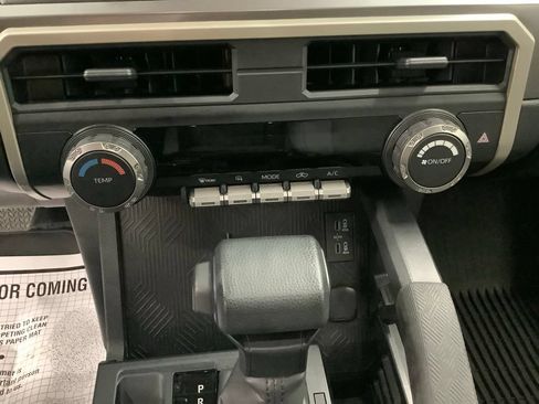 Used 2024 Toyota Tacoma SR5 AWD/4WD image 20