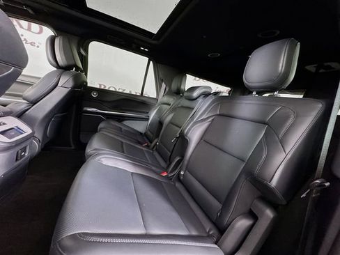 New 2025 Lincoln Navigator L Reserve w/ Jet Appearance Package image 26