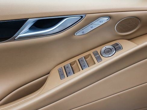 Used 2025 Genesis G80 2.5T image 21