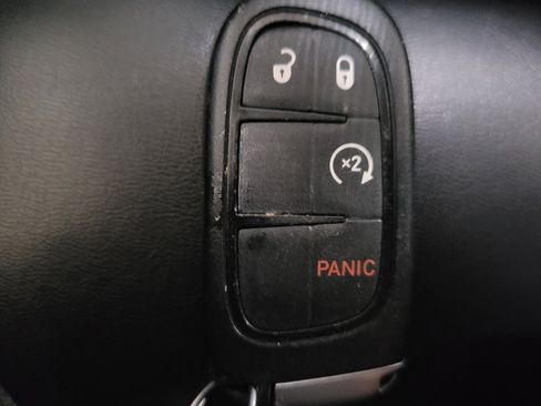 Used 2020 Jeep Cherokee Latitude Plus w/ Cold Weather Group AWD/4WD image 32