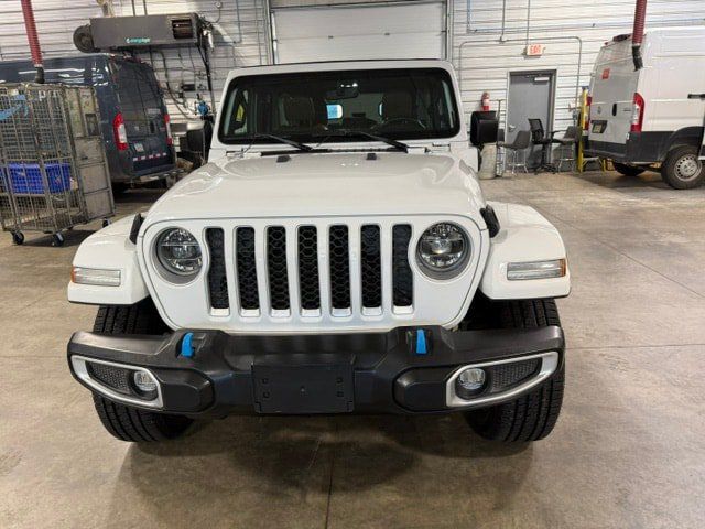 Used 2022 Jeep Wrangler Unlimited Sahara AWD/4WD image 39