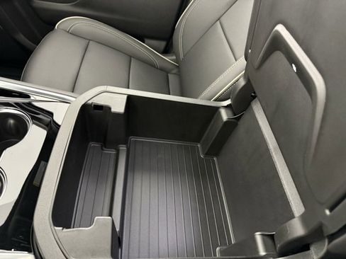 New 2025 Chevrolet Suburban Premier w/ Sun And Tow Package image 28