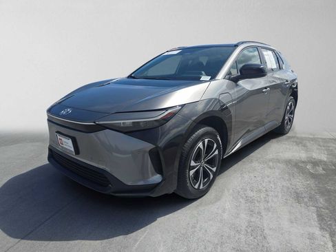 Used 2023 Toyota bZ4X AWD w/ Weather Package image 7