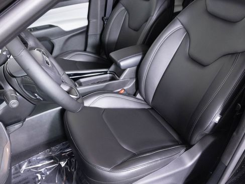 New 2026 Jeep Compass Limited image 17