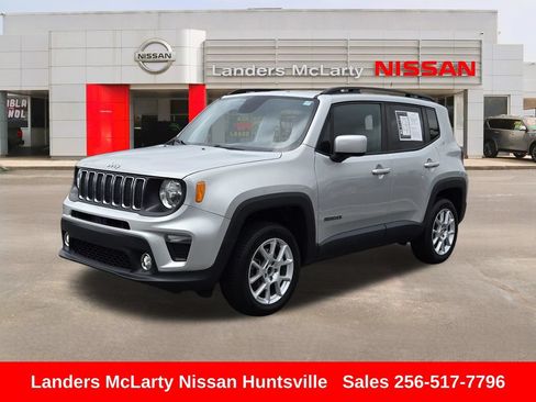 Used 2019 Jeep Renegade Latitude AWD/4WD image 9