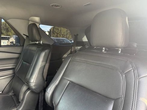 Used 2021 Ford Explorer XLT RWD image 29