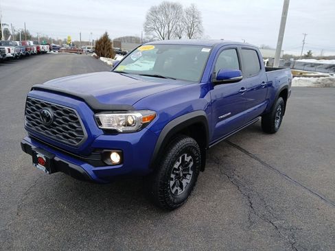 Certified 2022 Toyota Tacoma TRD Off-Road w/ Technology Package image 3