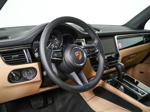 New 2025 Porsche Macan AWD image 4