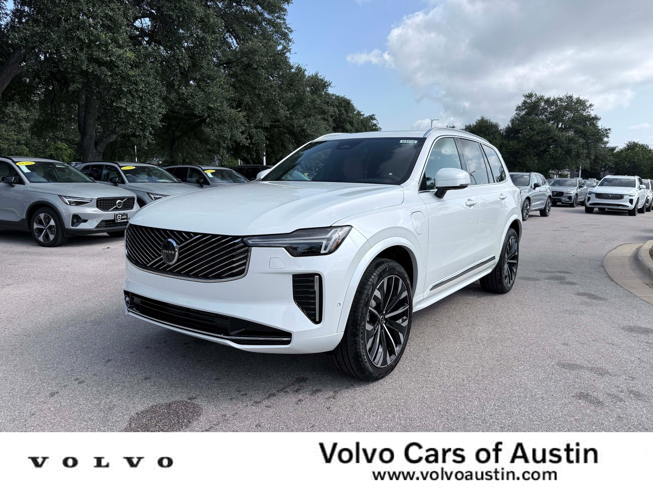New 2026 Volvo XC90 T8 Plus w/ Protection Package Premier AWD/4WD image 1