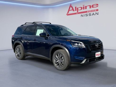 New 2025 Nissan Pathfinder SV w/ Black Appearance Package image 7