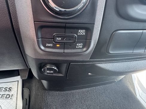 Used 2018 RAM 1500 Express AWD/4WD image 30