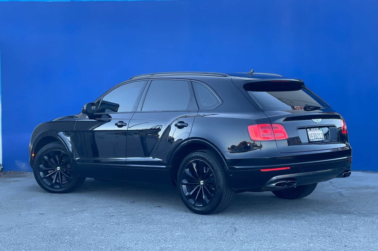 Used 2019 Bentley Bentayga AWD/4WD image 3