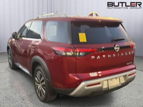 Used 2022 Nissan Pathfinder Platinum w/ Cargo Package FWD image 7