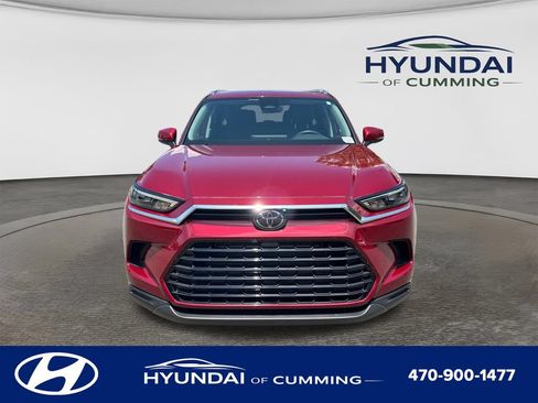 Used 2024 Toyota Grand Highlander XLE FWD image 2