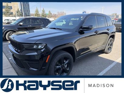 Used 2025 Jeep Grand Cherokee Altitude