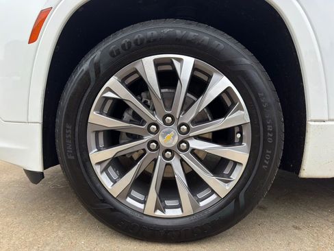 Used 2022 Chevrolet Traverse Premier image 25