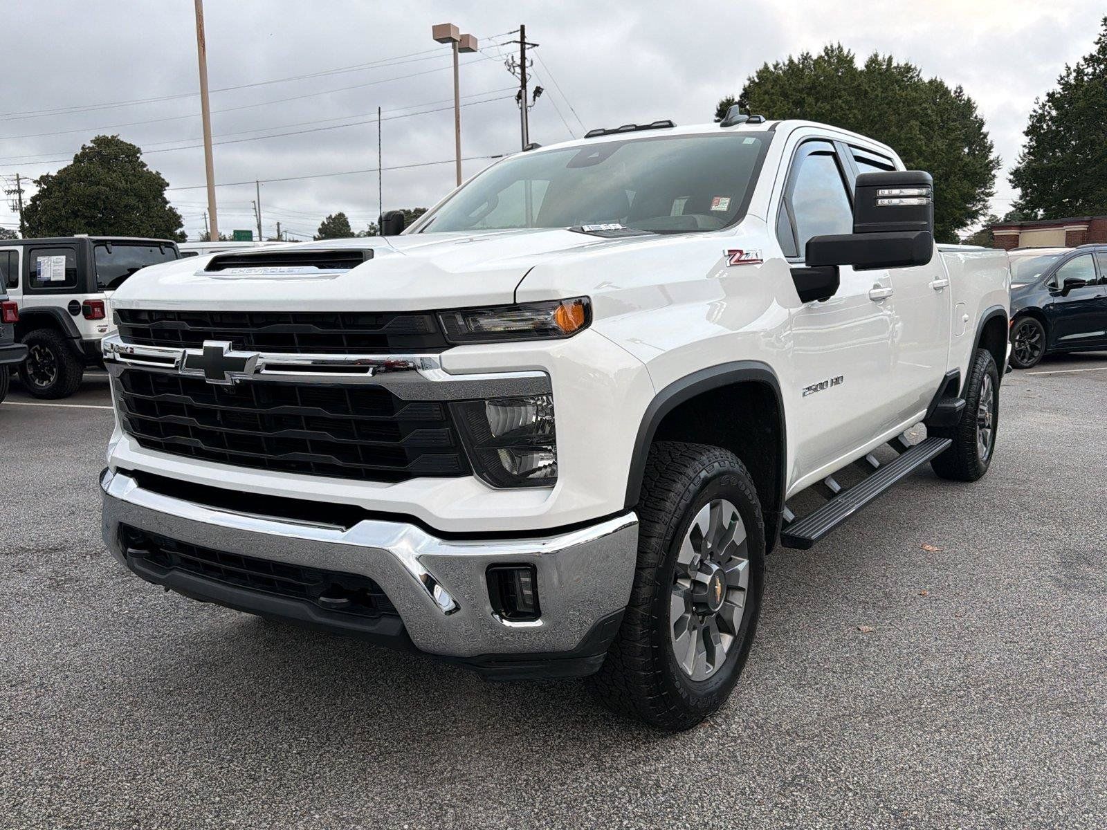 Used 2024 Chevrolet Silverado 2500 LT w/ All Star Edition AWD/4WD image 2