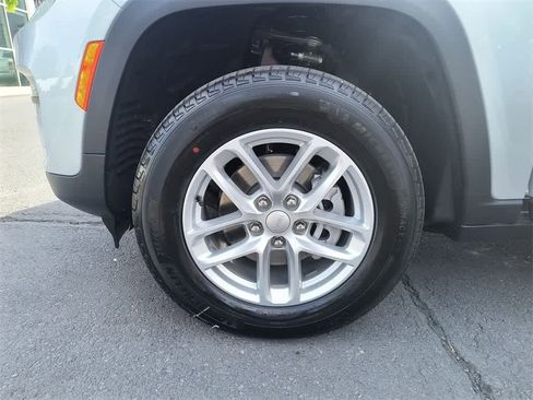 New 2025 Jeep Grand Cherokee Laredo X w/ Luxury Tech Group I image 10