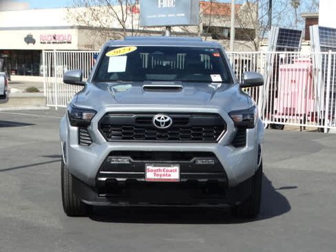 Used 2024 Toyota Tacoma TRD Sport w/ TRD Sport Upgrade Package image 3