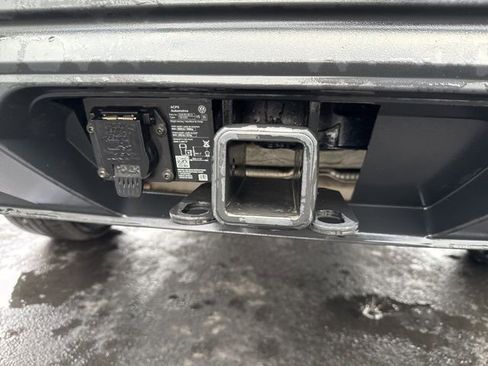 Used 2025 Volkswagen Atlas SE image 9