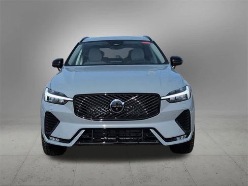 New 2026 Volvo XC60 B5 Ultra w/ Protection Package Premier image 9
