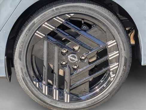 New 2026 Nissan Sentra SR FWD image 10