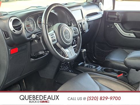 Used 2017 Jeep Wrangler Rubicon AWD/4WD image 10