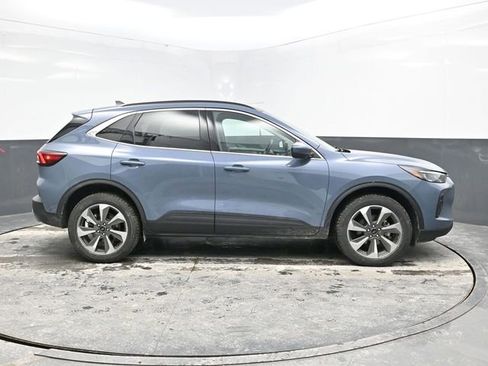 Used 2024 Ford Escape Platinum image 8