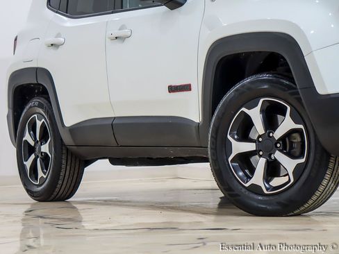 Used 2019 Jeep Renegade Trailhawk w/ Cold Weather Group II AWD/4WD image 4
