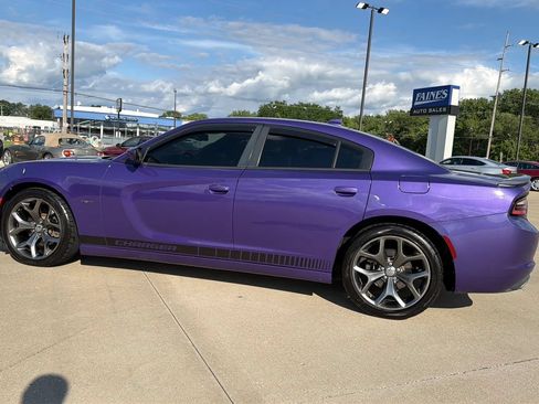 Used 2016 Dodge Charger R/T w/ Plus Group RWD image 10