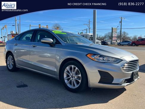 Used 2020 Ford Fusion SE FWD image 4