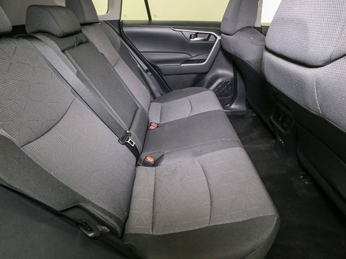 Used 2025 Toyota RAV4 XLE AWD/4WD image 19