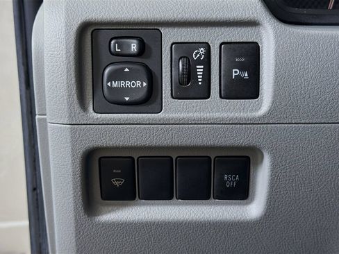 Used 2013 Toyota 4Runner SR5 AWD/4WD image 11