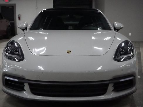 Used 2019 Porsche Panamera RWD image 8