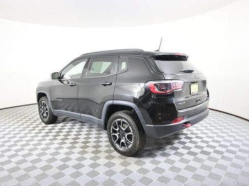 Used 2024 Jeep Compass Trailhawk AWD/4WD image 4