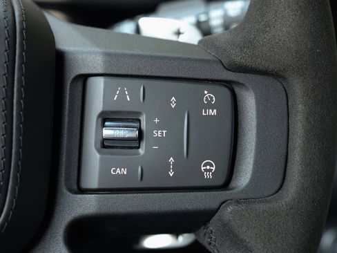 Used 2024 Land Rover Defender 130 V8 image 21