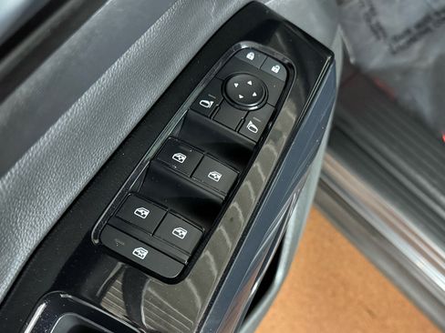 Used 2022 Nissan Pathfinder SV image 16