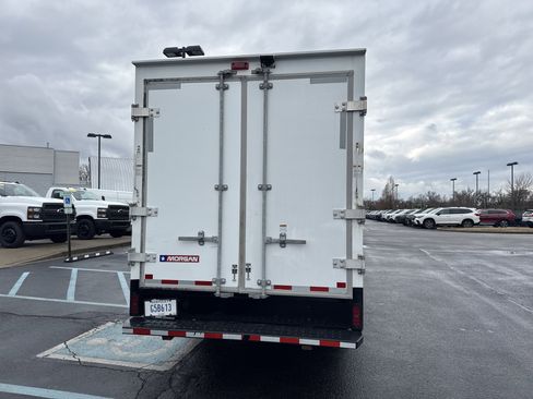 Used 2022 Chevrolet Express 3500 w/ Power Convenience Package image 4