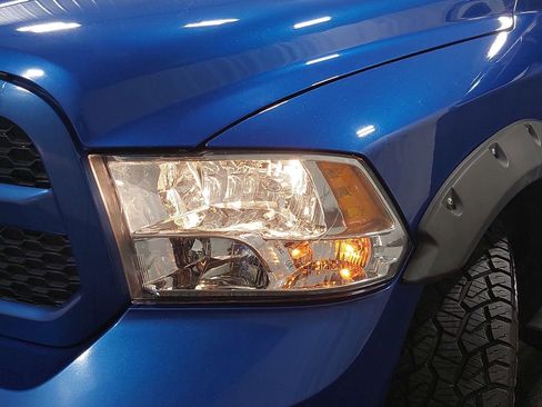 Used 2017 RAM 1500 Express w/ Express Value Package image 36