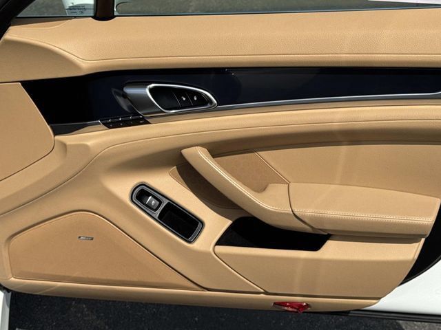 Used 2014 Porsche Panamera S RWD image 34