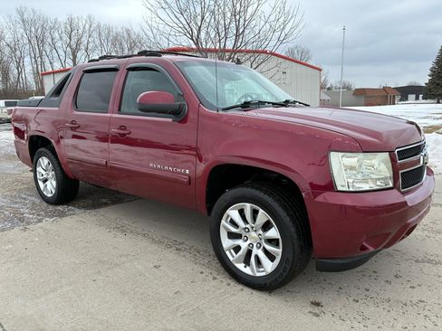 Used 2007 Chevrolet Avalanche LTZ w/ LTZ Preferred Equipment Group image 3