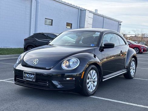 Used 2018 Volkswagen Beetle 2.0T S FWD image 6
