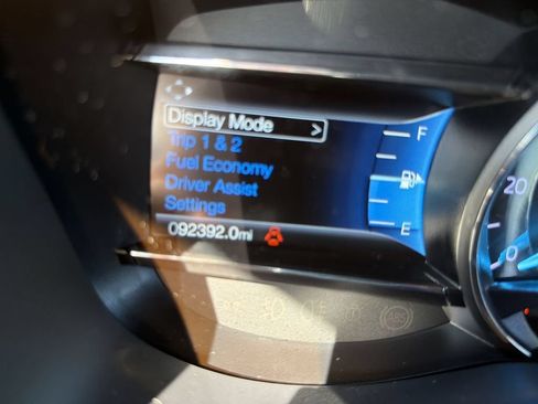 Used 2019 Ford Explorer XLT w/ Equipment Group 201A FWD image 12