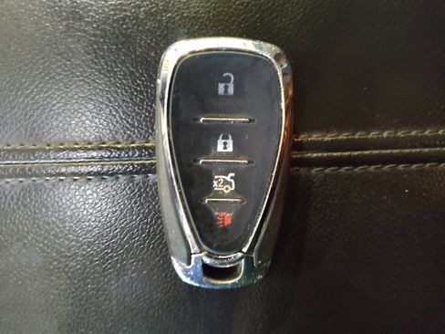 Used 2017 Chevrolet Malibu LT image 32